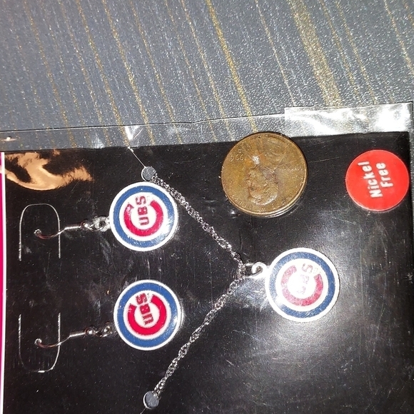 MLB Chicago Cubs earrings and necklace set - Picture 4 of 4